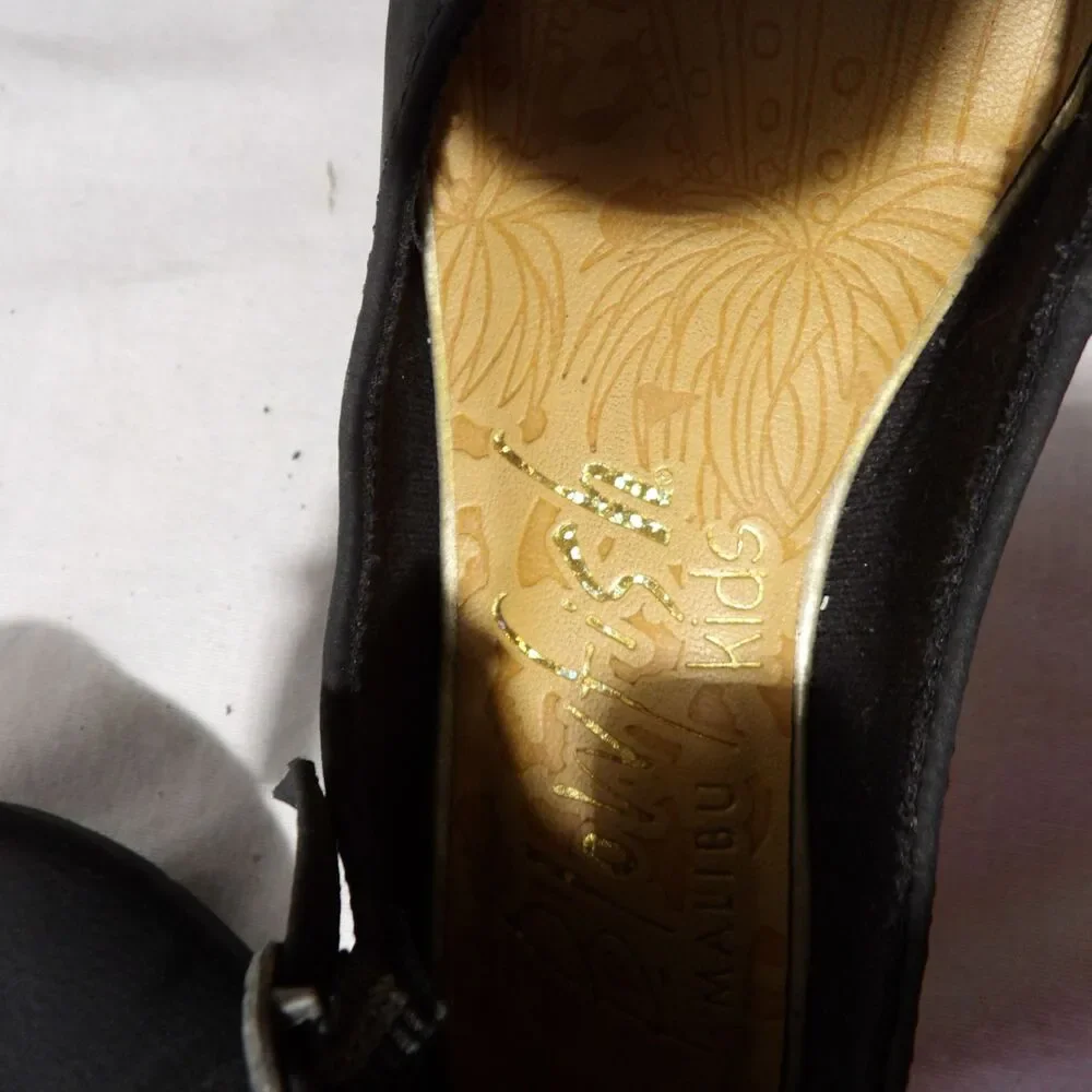 Girls Blowfish Malibu black zip up back triple buckle‎ ankle flat shoe sz 11